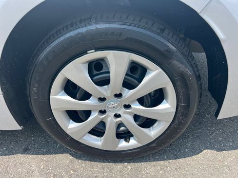 Used 2025 Toyota Corolla LE FWD image 29