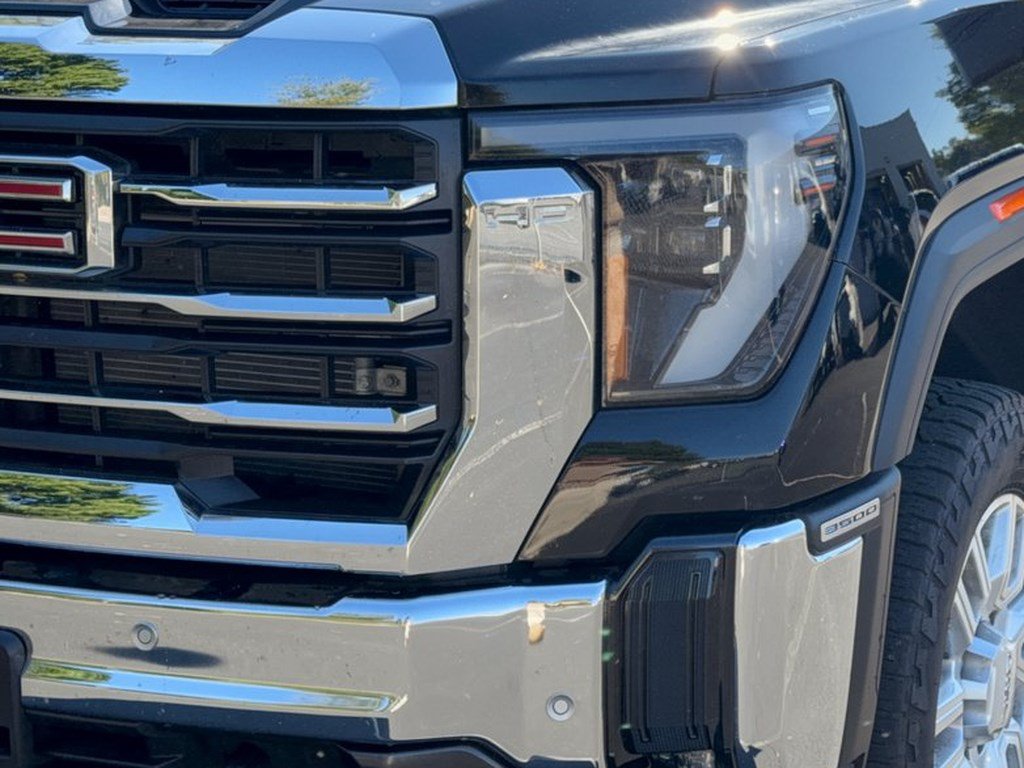 Used 2024 GMC Sierra 3500 SLT w/ SLT Premium Package AWD/4WD image 12