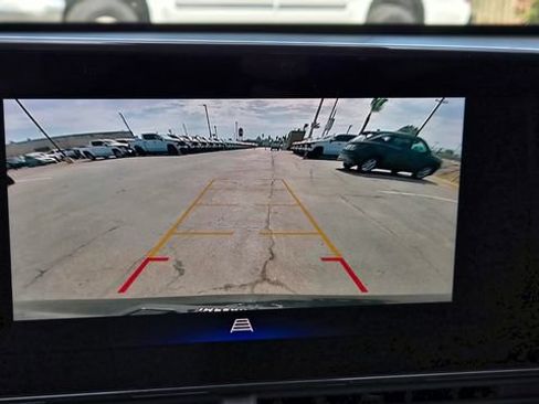 Used 2024 Chevrolet Trax LT FWD image 10