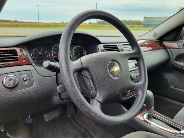 Used 2009 Chevrolet Impala LT FWD image 9
