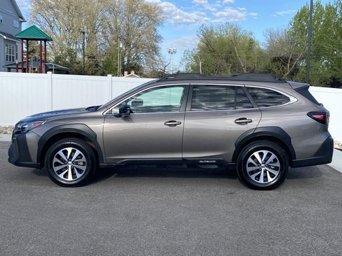 Certified 2024 Subaru Outback Premium image 3