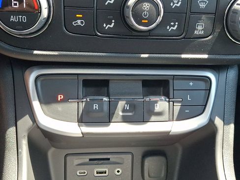 Used 2023 GMC Terrain SLT FWD image 15