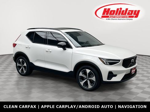 Used 2026 Volvo XC40 B5 Core AWD/4WD image 1