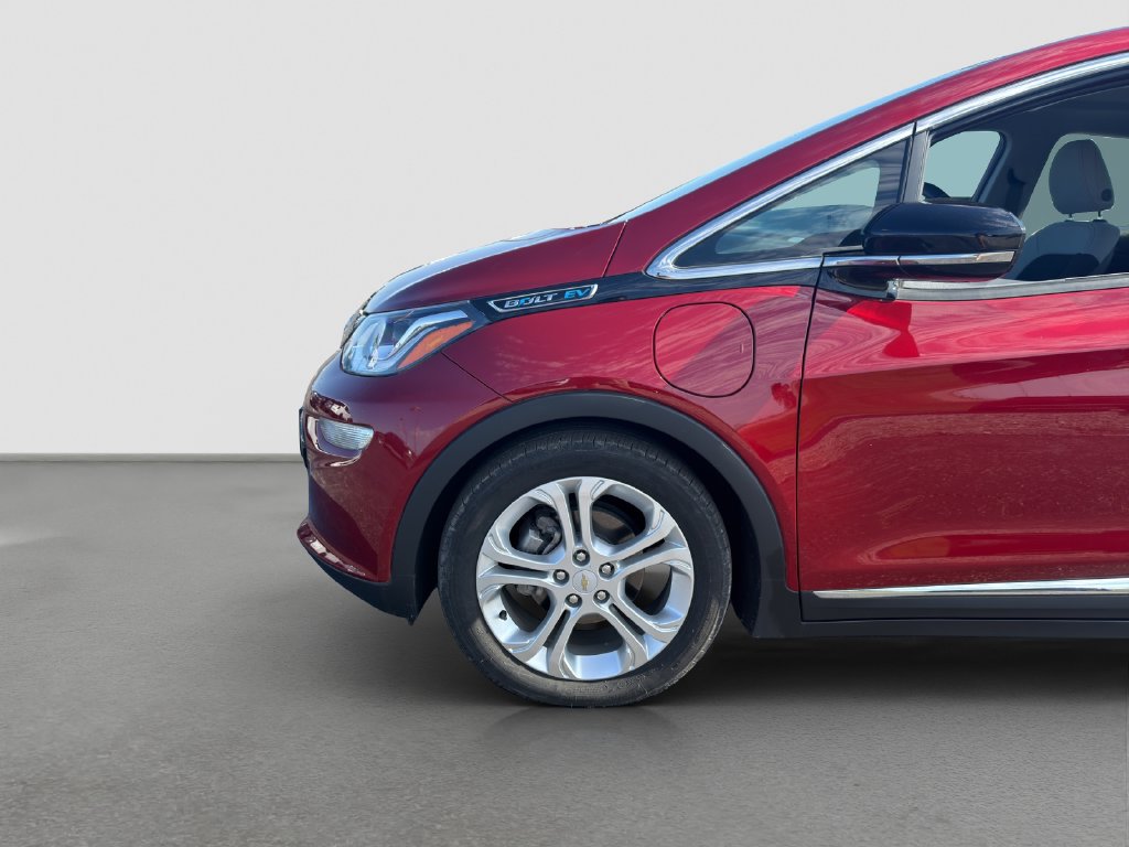 Used 2021 Chevrolet Bolt LT FWD image 35
