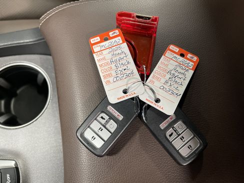 Used 2025 Honda Passport EX-L image 27