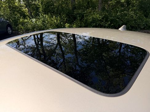 Used 2019 Honda Accord Touring image 9