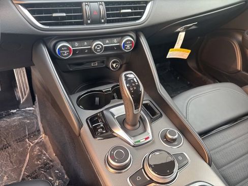 Used 2025 Alfa Romeo Giulia w/ Veloce Package Rwd image 14