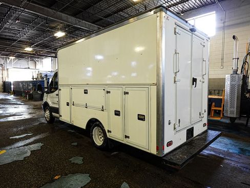 Used 2019 Ford Transit 350 138 DRW w/ Exterior Upgrade Package RWD image 4