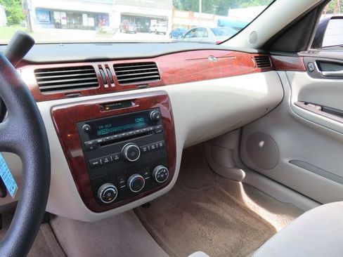 Used 2008 Chevrolet Impala LS FWD image 16