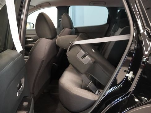 Used 2025 Nissan Kicks SV AWD/4WD image 20