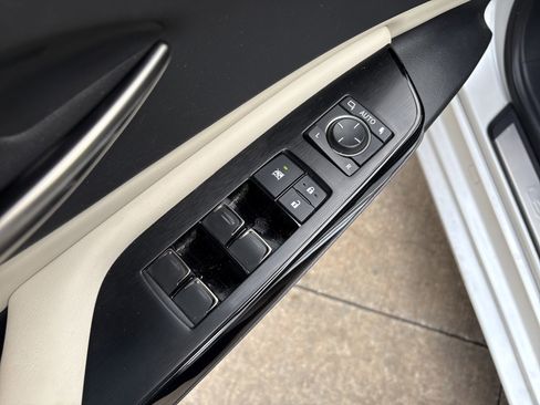 Used 2024 Lexus ES 350 Luxury w/ Accessory Package (Z1) image 15