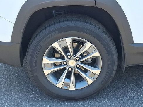 Used 2025 Chevrolet Equinox LT AWD/4WD image 26