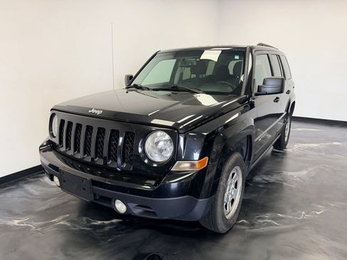 Used 2016 Jeep Patriot Sport w/ Power Value Group AWD/4WD image 3