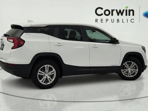Used 2024 GMC Terrain SLE FWD image 6
