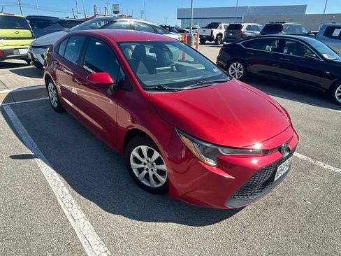Used 2021 Toyota Corolla LE FWD image 4