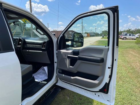 Used 2019 Ford F250 XL w/ Power Equipment Group RWD image 15
