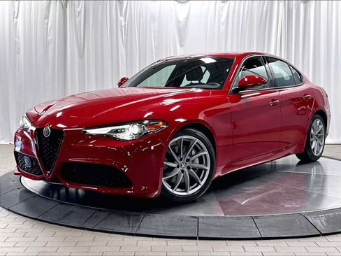 Used 2022 Alfa Romeo Giulia Sprint RWD image 1