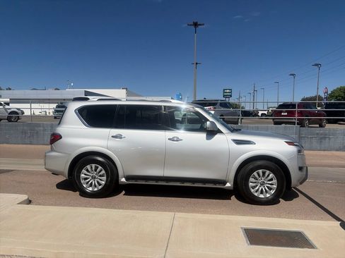 Used 2024 Nissan Armada SV RWD image 4