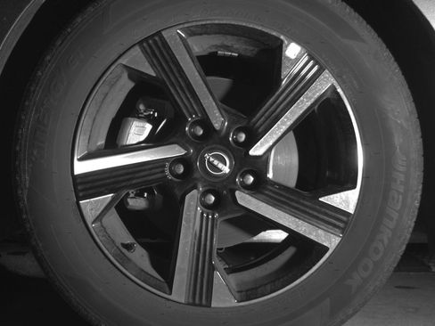 Used 2025 Nissan Sentra SV FWD image 12