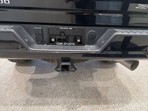 Used 2025 Chevrolet Silverado 2500 ZR2 w/ Technology Package AWD/4WD image 10