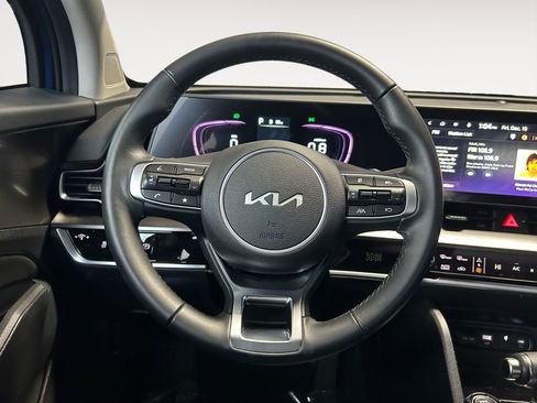Used 2025 Kia Sportage EX AWD/4WD image 15