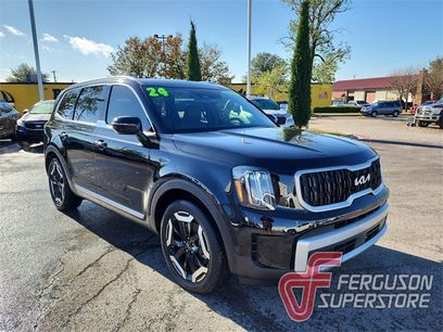Used 2024 Kia Telluride EX w/ EX Captain's Chair Package