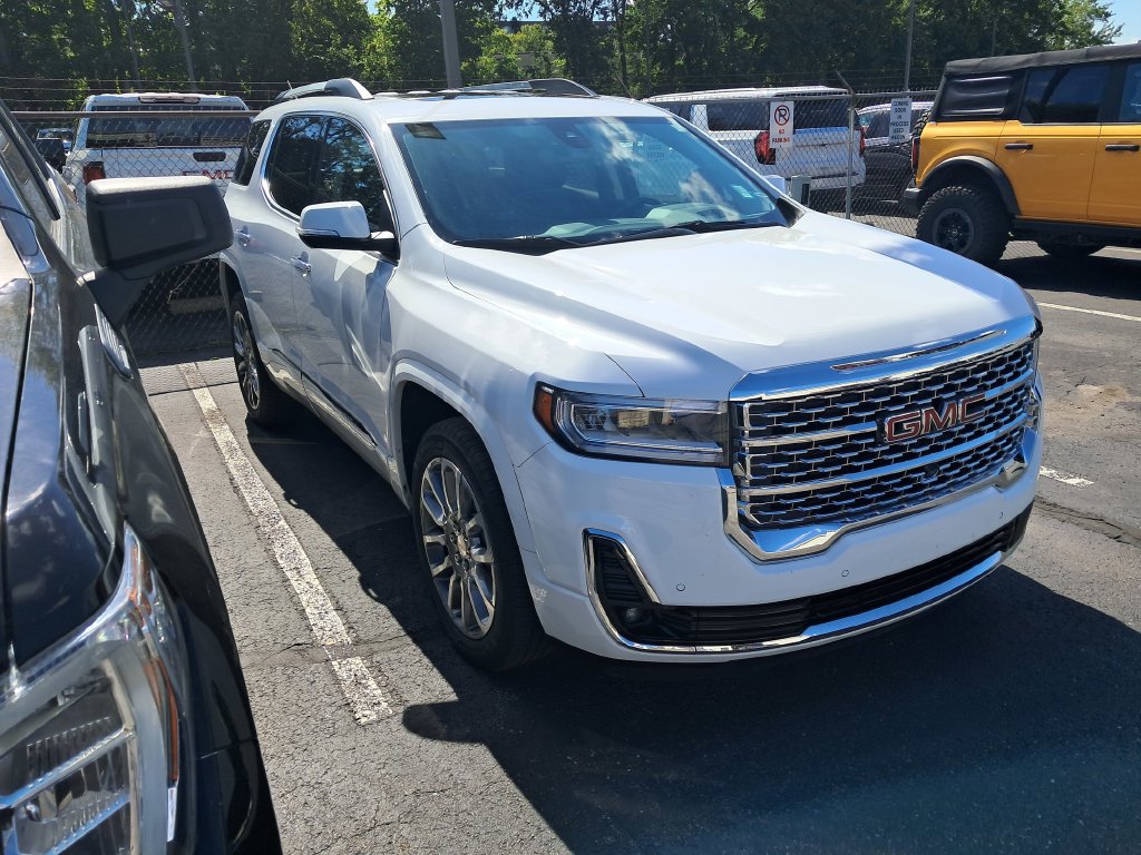 Used 2023 GMC Acadia Denali w/ Denali Technology Package AWD/4WD image 6