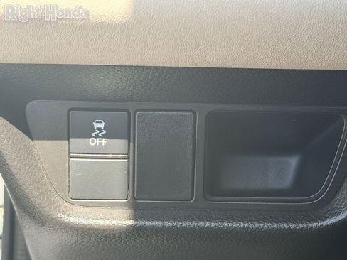 Certified 2023 Honda HR-V LX image 21