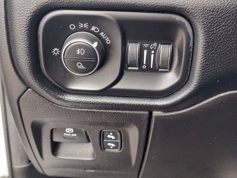 Used 2021 RAM 1500 Laramie RWD image 23