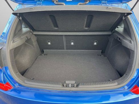 Used 2018 Hyundai Elantra GT image 21