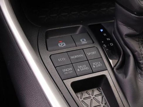 Certified 2025 Toyota RAV4 XLE w/ Convenience Package image 20