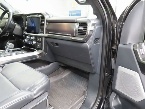 Used 2024 Ford F150 Platinum w/ FX4 Off-Road Package image 35