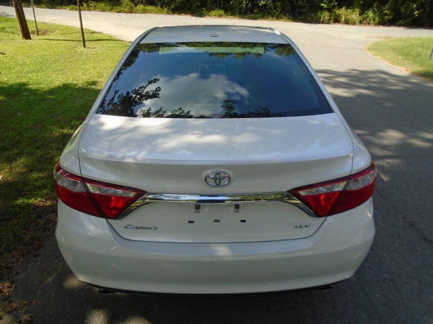 Used 2016 Toyota Camry XLE FWD image 6