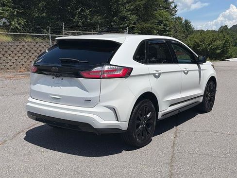 Certified 2023 Ford Edge SE w/ Black Appearance Package AWD/4WD image 3