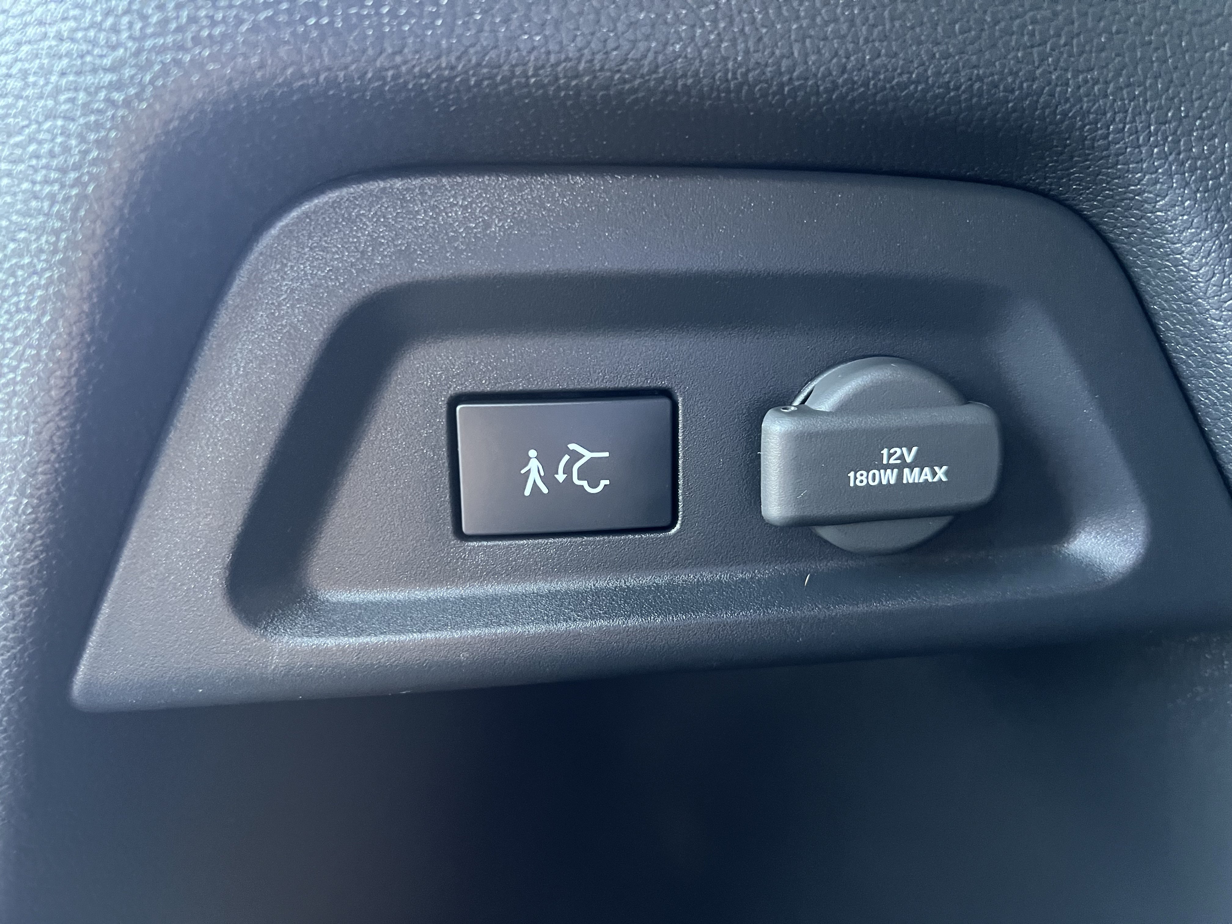 Used 2025 Honda Pilot Black Edition image 52