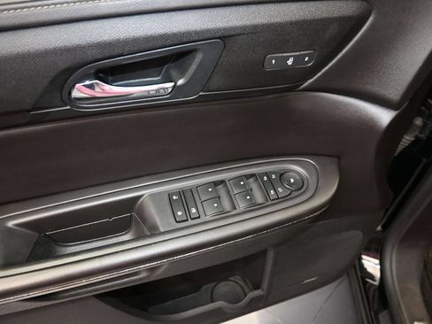 Used 2017 GMC Acadia Limited SLT FWD image 11