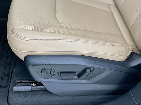 Used 2025 Audi Q8 Premium Plus w/ Premium Plus Package image 9
