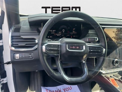 Used 2025 GMC Acadia Elevation image 17