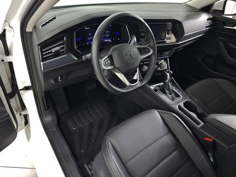 Used 2022 Volkswagen Jetta SE FWD image 15