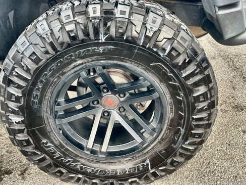 Used 2013 Jeep Wrangler Unlimited Sahara image 12