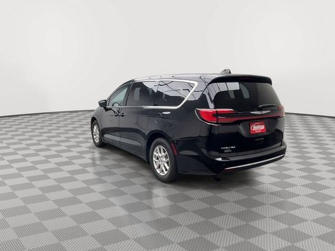 Used 2024 Chrysler Pacifica Touring-L FWD image 36