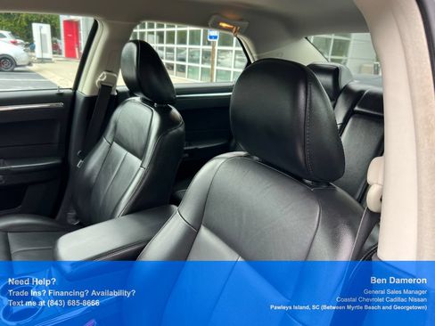 Used 2010 Chrysler 300 Touring RWD image 9