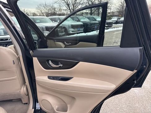 Used 2014 Nissan Rogue SL w/ SL Premium Package image 33