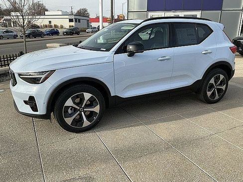 New 2026 Volvo XC40 B5 Plus w/ Protection Package Premier AWD/4WD image 11