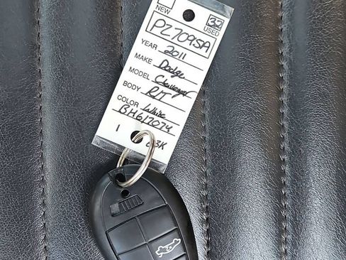 Used 2011 Dodge Challenger R/T RWD image 28