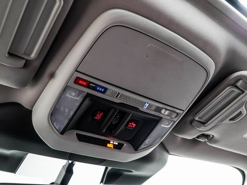 Used 2022 Subaru Forester Touring image 37