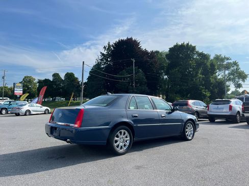 Used 2009 Cadillac DTS w/ Sun And Sound Package FWD image 27