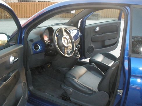 Used 2012 FIAT 500 Sport w/ Safety & Sound Pkg FWD image 23