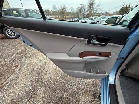 Used 2012 Toyota Camry XLE w/ Leather Pkg image 15