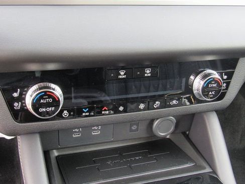 New 2026 Mitsubishi Outlander SEL FWD image 19
